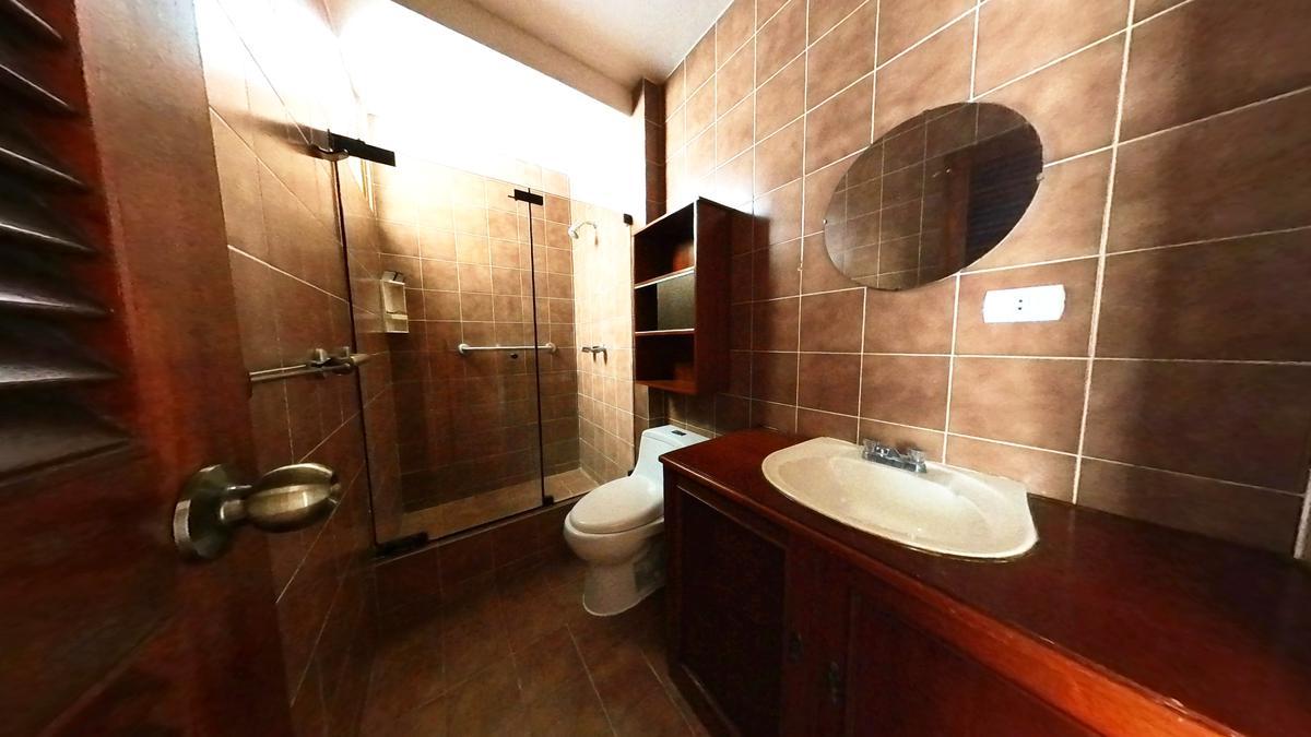 ALQUILER DE LINDA CASA DE 3 PISOS EN PIMENTEL